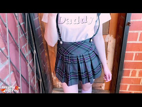❤️ Schoolgirl Mengisap penisnya dalam-dalam dan meniduri alih-alih kelas. ❌ Porn keras di id.hentaisun.ru